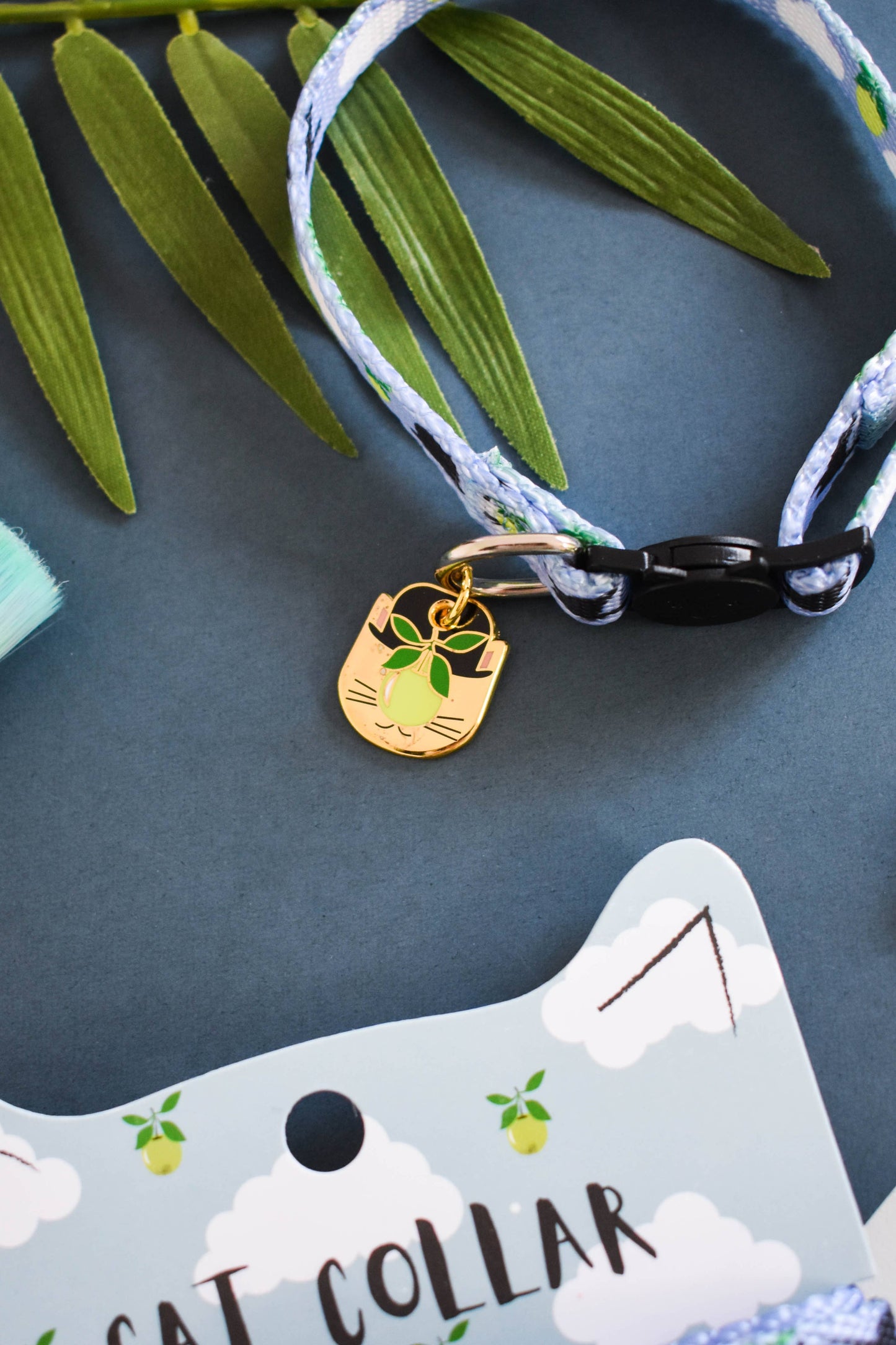 René Mogritte Artist Katzenhalsband