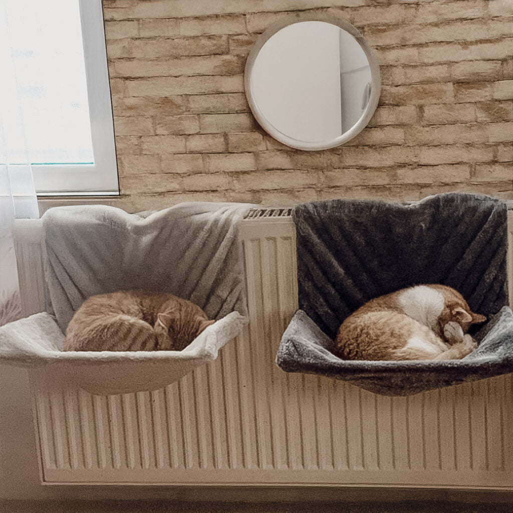 Kuschelige Heizkörperliege für Katzen