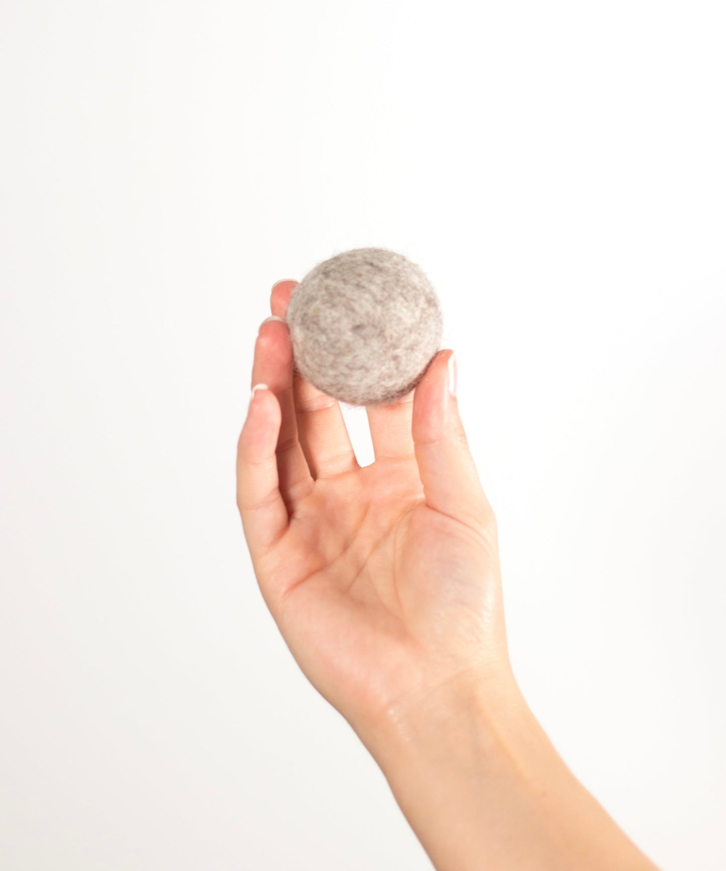 BUDDY. Hundespielzeug aus Wollfilz "Ball"