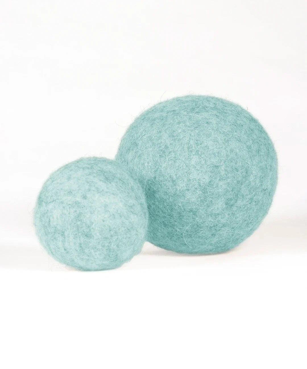 BUDDY. Hundespielzeug aus Schafwolle "Ball" - Mint